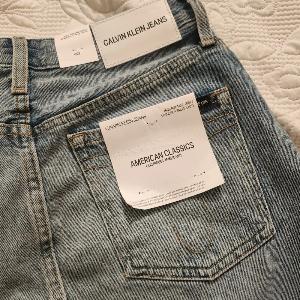 Calvin Klein - Picture 2 of 4